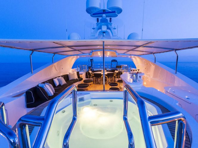 Motor yacht AIR - Sundeck Jacuzzi at night