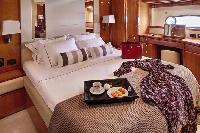 Motor yacht AMOR - Master suite