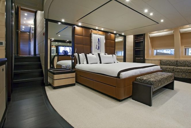 Motor yacht LISA IV - Master suite