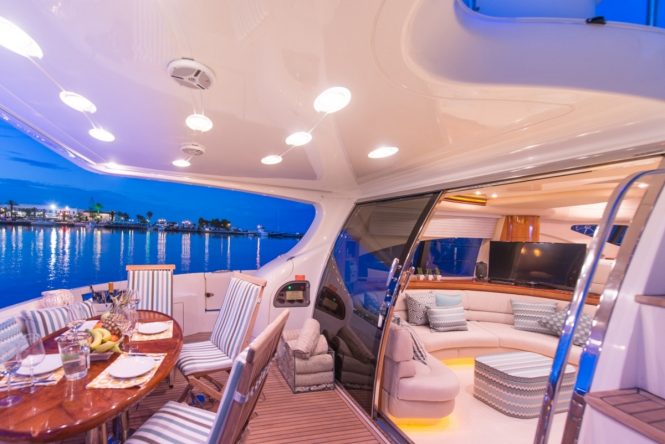 Motor yacht MANU - Aft deck alfresco dining