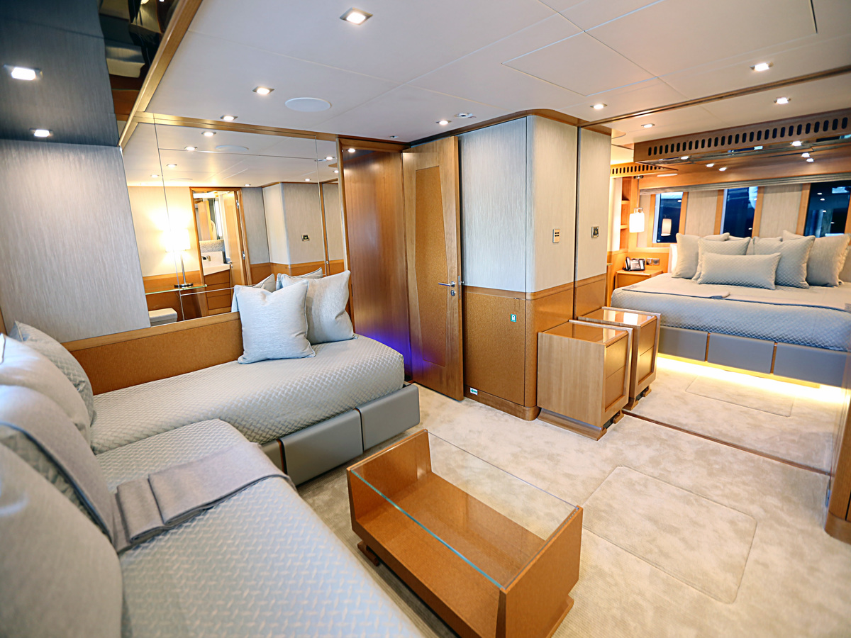 Motor yacht SERENITY - Guest cabin with convertible lounge