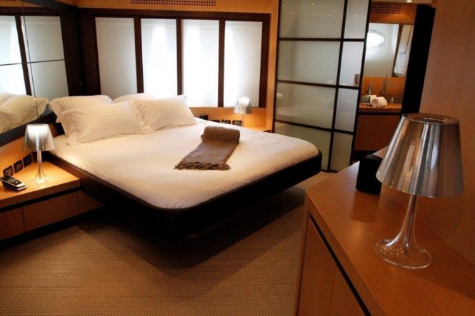 Motor yacht TIGER LILY OF LONDON - Master suite