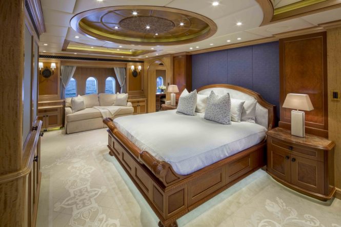 Motor yacht UNBRIDLED - Master suite
