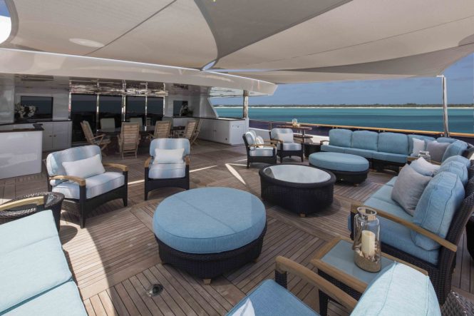 Motor yacht UNBRIDLED - Upper deck aft