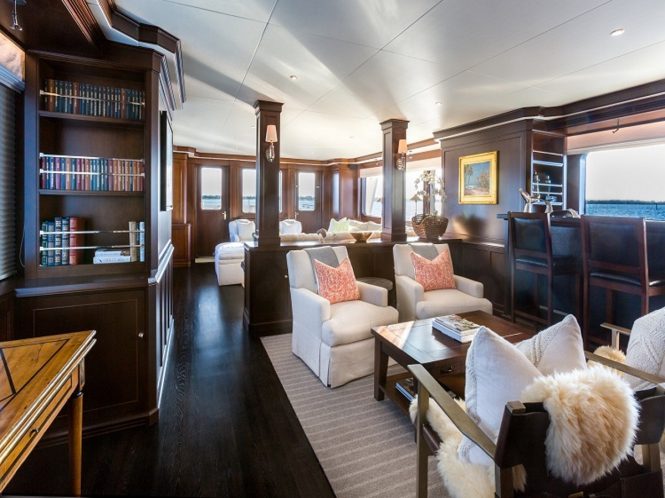 Superyacht PIONEER - Salon view aft