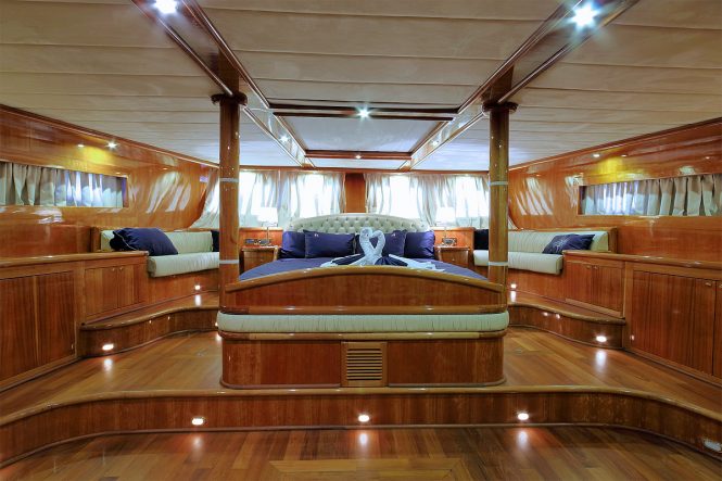 Superyacht SILVER MOON - Master suite