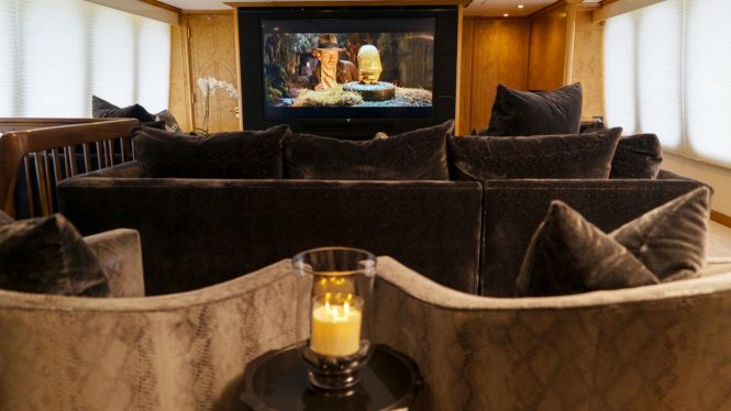 Luxury yacht GRAND ILLUSION - Movie theatre