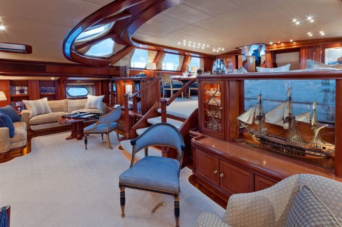 Luxury yacht HYPERION - Lower salon