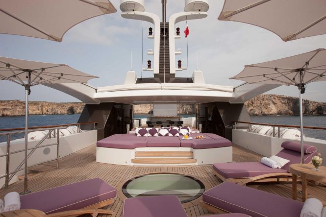 Motor yacht ST DAVID - Sundeck aft and central alfresco dining