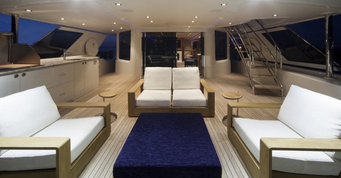 Superyacht FAR NIENTE - Bridge deck aft lounge and wet bar