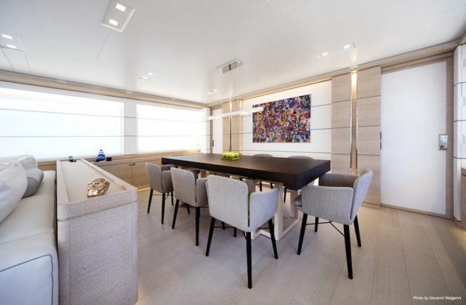 Superyacht NARVALO - Formal dining area