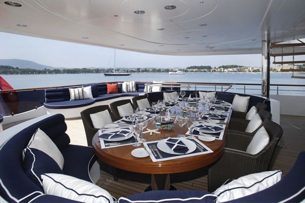 Superyacht SEQUEL P - Upper aft deck dining