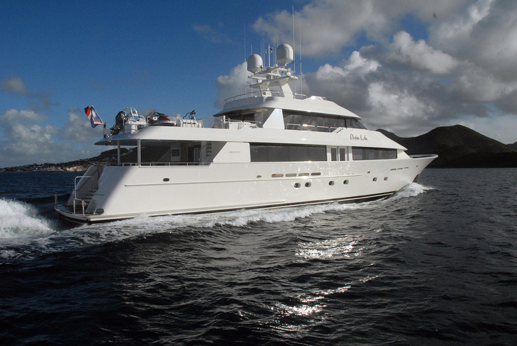 Dona Lola — Yacht Charter & Superyacht News