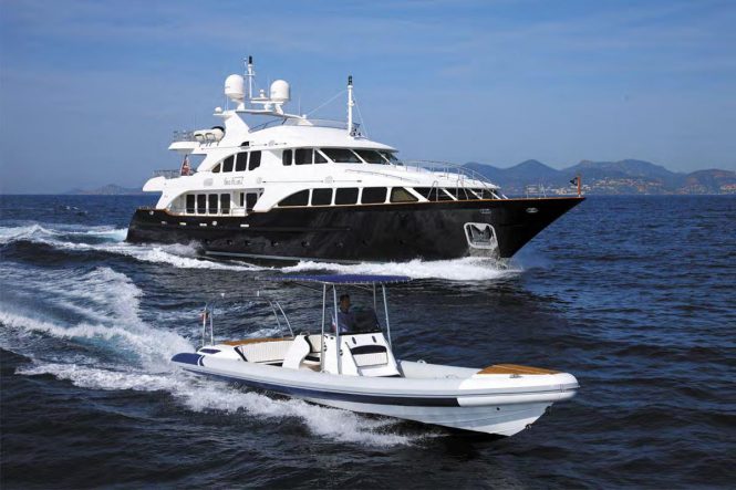 Benetti yacht SEABLUE'Z - Running