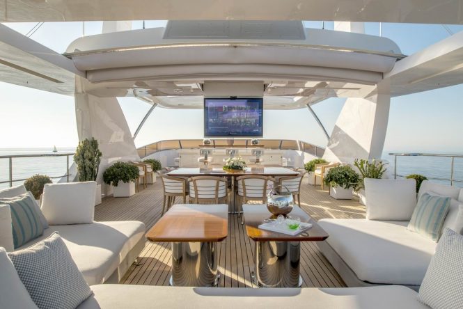 Sundeck aboard SOY AMOR yacht