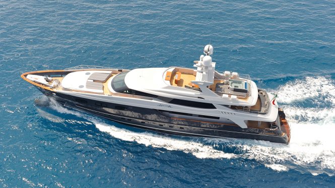 luxury yacht IRA cruising