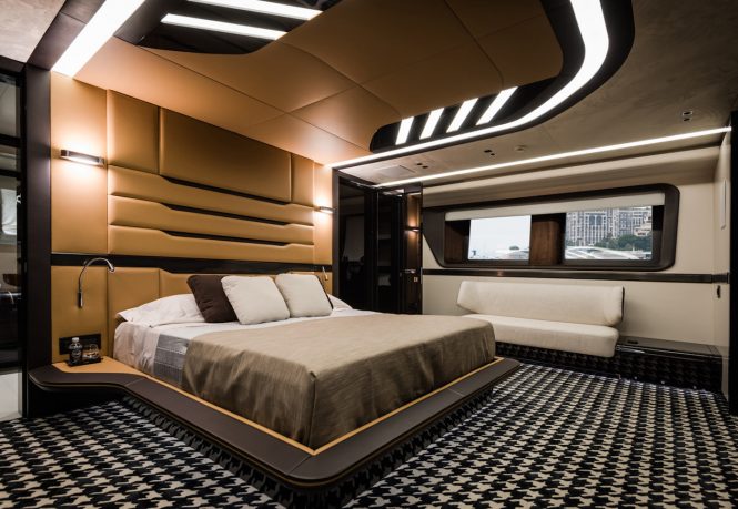 Dynamiq GTT 115 Hybrid Stateroom