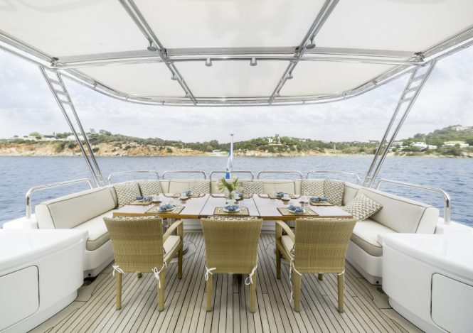Fabulous alfresco dining option on the aft deck