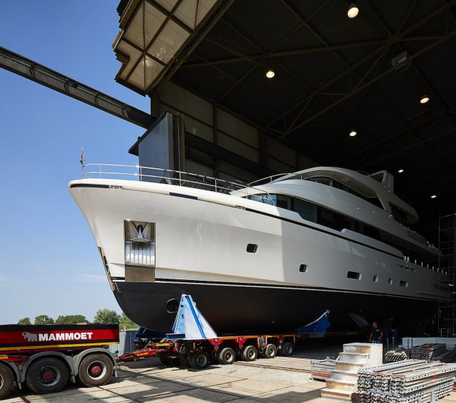 Moonen Martinique YN197 BRIGADOON leaving shed