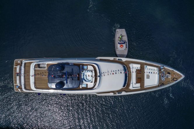 Navetta 37 yacht - Ferretti Custom Line aerial view