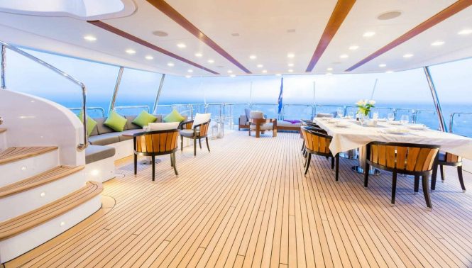 Fabulous aft deck with alfresco dining