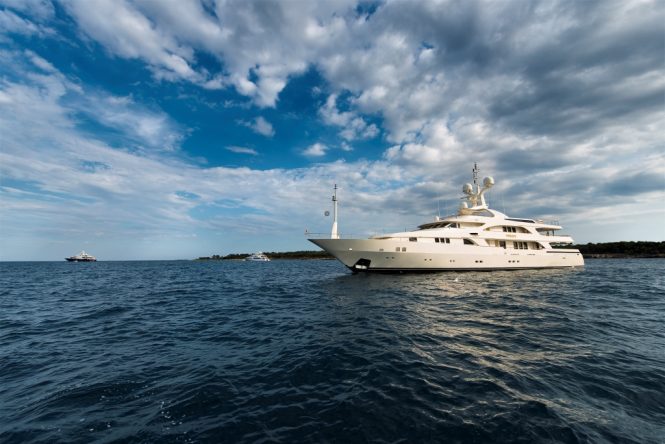 Luxury motor yacht TOMMY