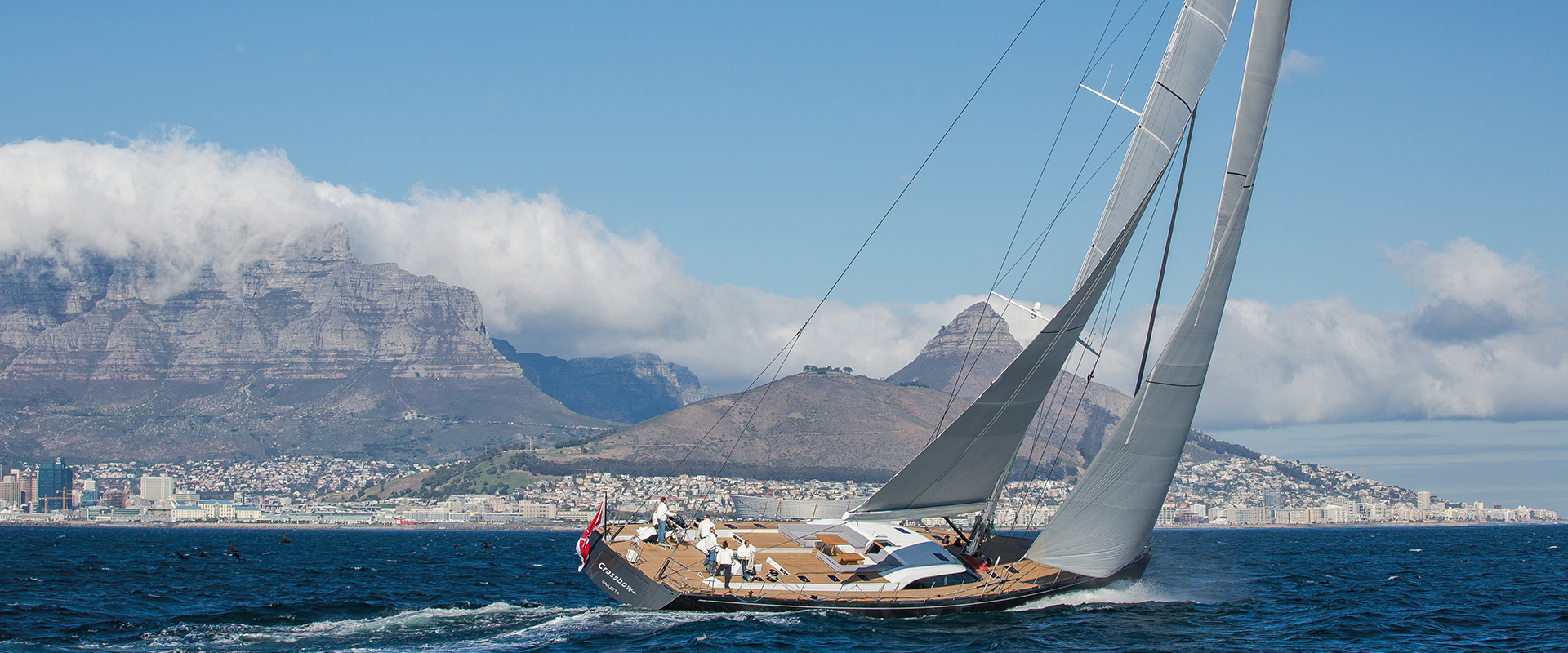 Luxury sailing yacht CROSSBOW sailing in the Mediterranean — Yacht