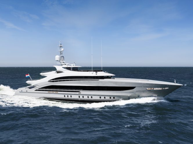 Luxury yacht OMAHA cruising - Photo Dick Holthuis