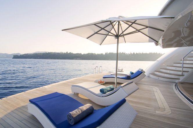 Swim platform and beach club to fully enjoy the sea