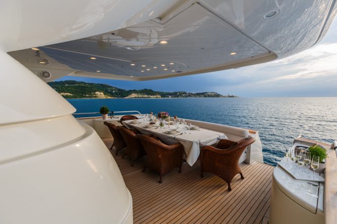 Alfresco dining on the aft deck