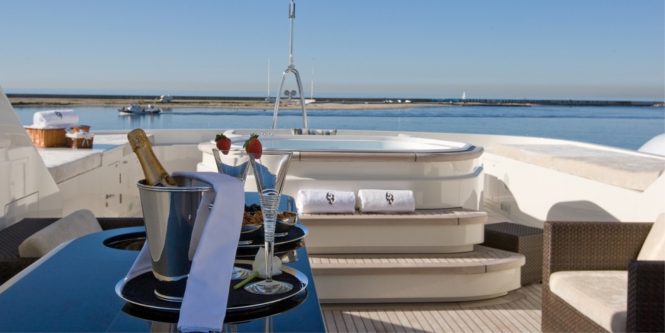 Sun deck with a large Jacuzzi
