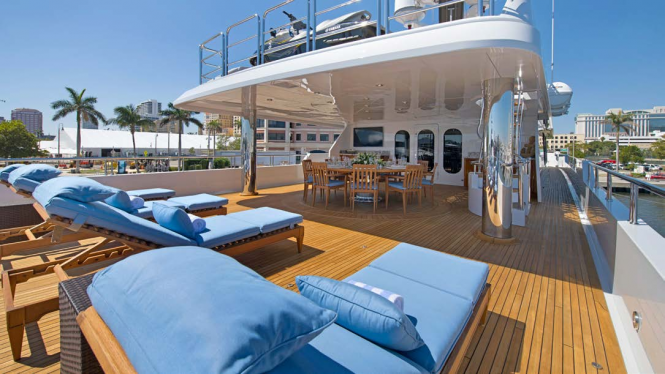 aft deck with alfresco dining option