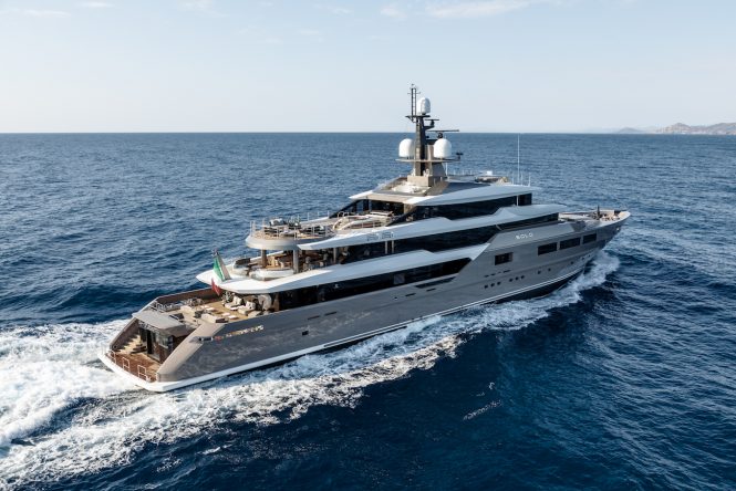 Cruising profile of superyacht SOLO - Photo Credit Blueiprod