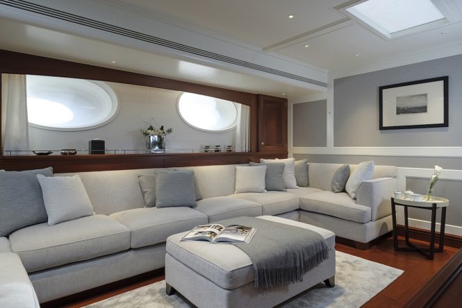 Forward saloon - Photo © Carlo Baroncini 