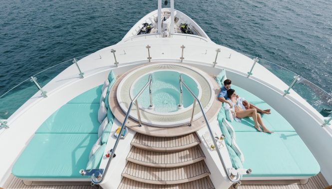 lifestyle jacuzzi sun deck