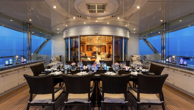 Alfresco dining on the aft deck