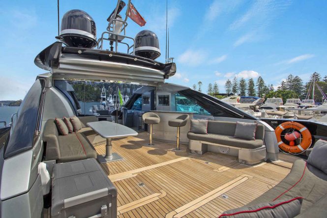 Main deck aft and bar