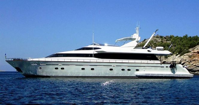 Falcon Island motor yacht available for charter