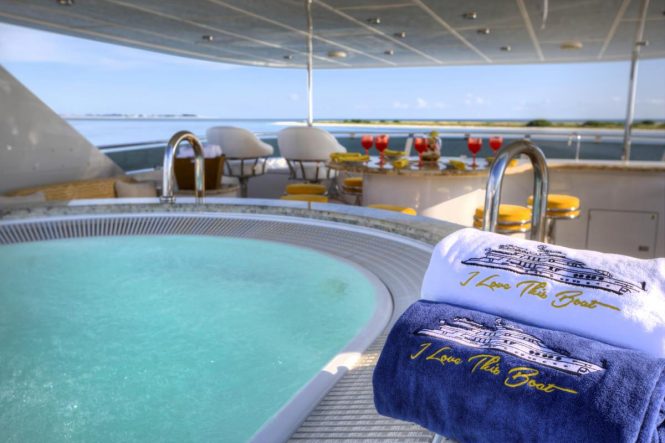 Sun deck with Jacuzzi