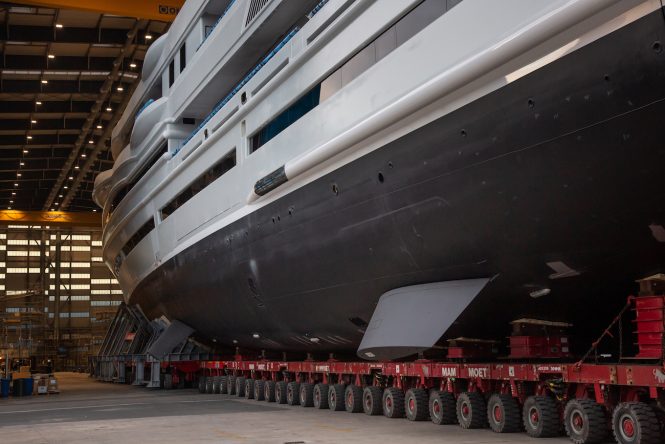 Benetti mega yacht FB277
