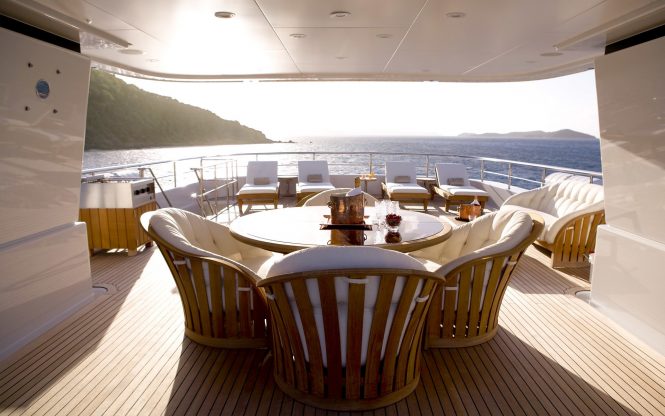 Aft deck with seating