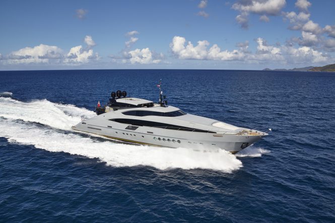 Motor yacht GREY MATTERS cruising