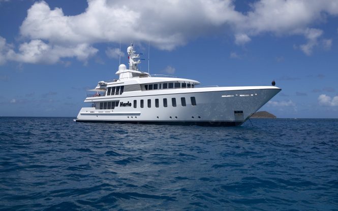 Motor yacht HARLE offering luxurious charter vacations