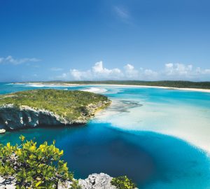 17m Lagoon catamaran yacht AMURA II offering 10% off Bahama charters