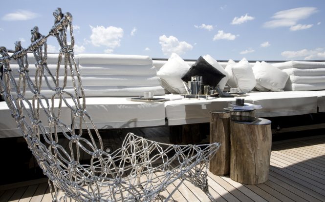 Deck particulars showing great attention to detail