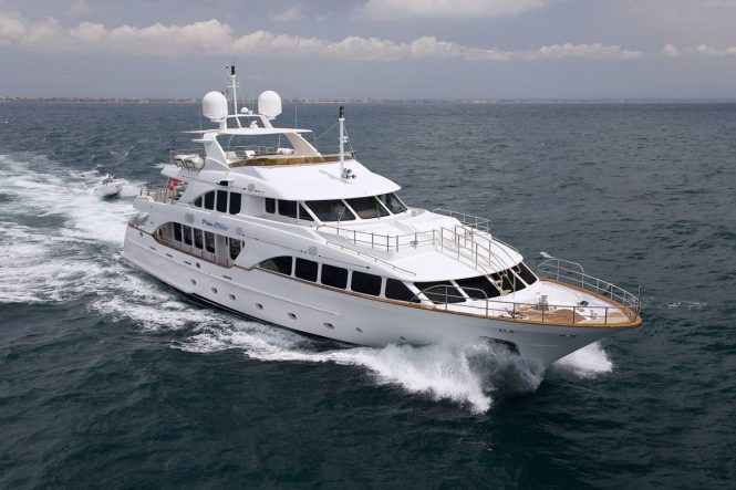 Luxury motoryacht PURE BLISS available in the Caribbean