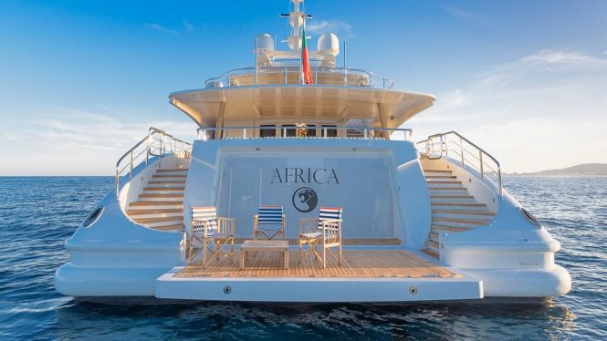 Motor yacht AFRICA - swim platform