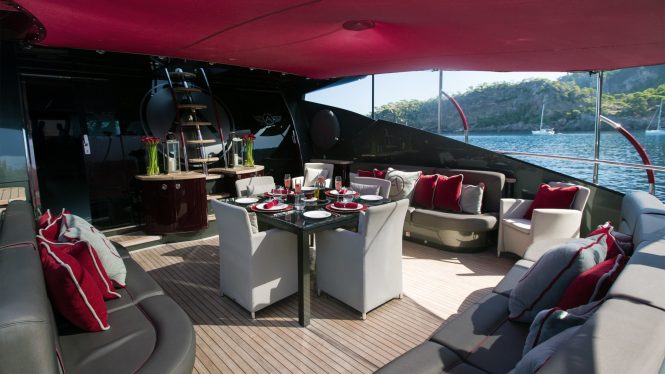 Aft deck seating and dining area