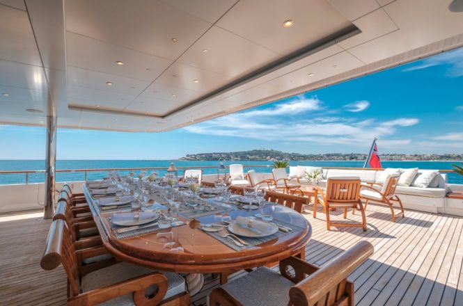 Alfresco dining on the aft deck