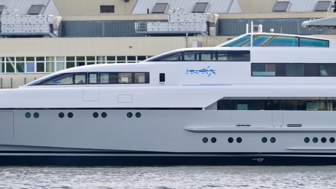 Dragonfly yacht at Lurssen - Photo DrDuu